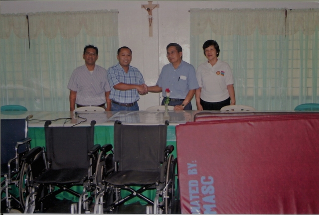 At the Santa Maria Barangay Health Center, Dr. Fred Villao with Dr. Fabon.