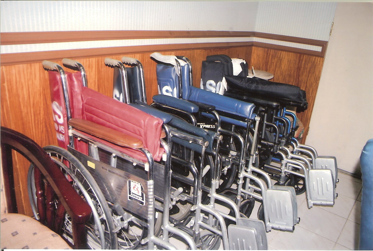 In November, 2007 Elsie Amansec delivered 22 wheelchairs to Oriental Mindoro. for more pictures, please go to the Photo Album section.